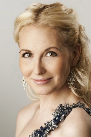 Dísella Lárusdóttir portrait