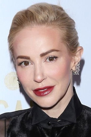 Louise Linton portrait