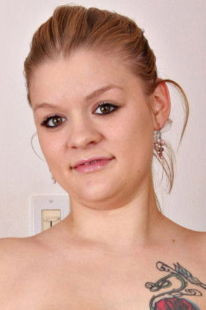 Cassie Hills portrait