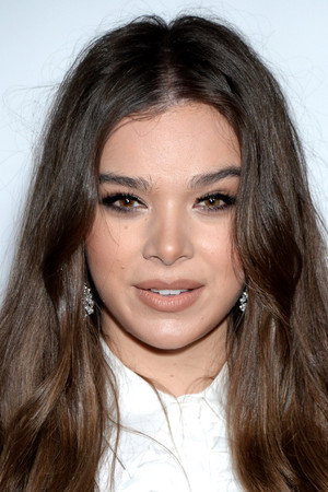 Hailee Steinfeld portrait