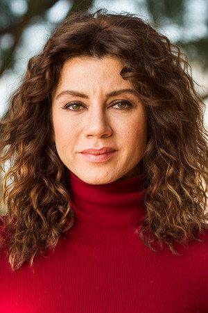 Gökçe Bahadır portrait