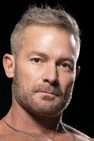 Greg Dixxon portrait