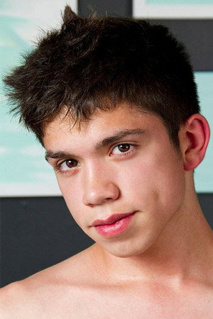 Zack Roni portrait