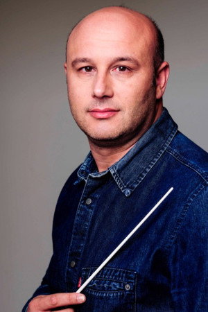 Riccardo Frizza portrait