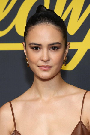 Courtney Eaton portrait