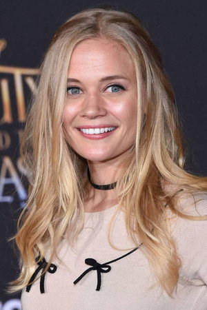 Carly Schroeder portrait