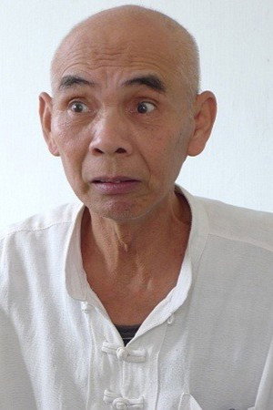 Duy Hậu portrait