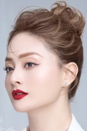 Lan Phương portrait