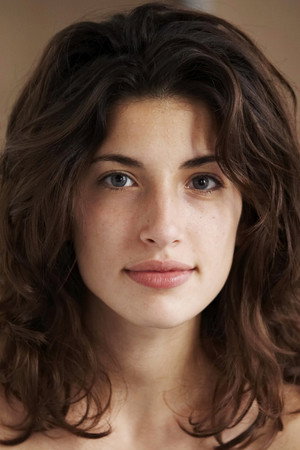 Tania Raymonde portrait