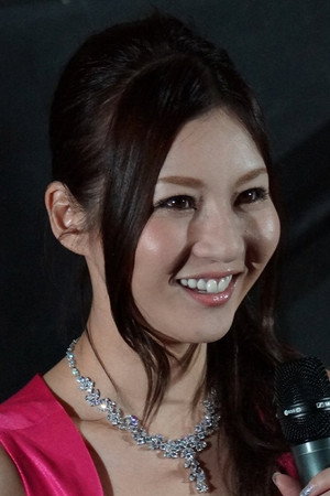 Son Bi-ya portrait