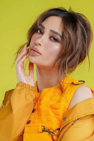 Arci Muñoz portrait