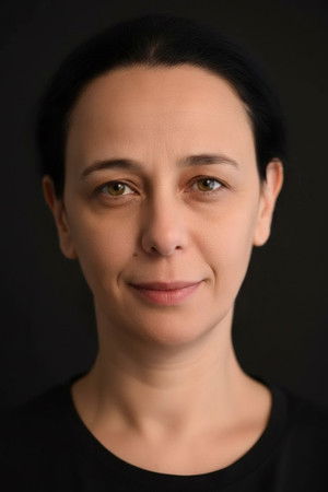 Pelinsu Pir portrait