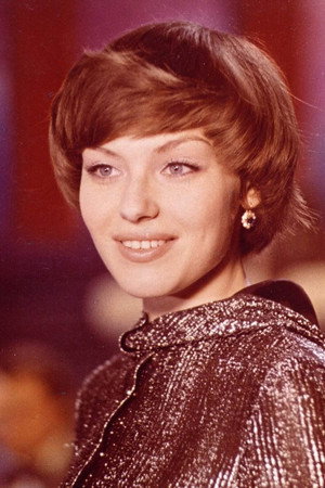 Irina Ponarovskaya portrait