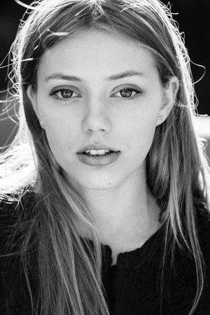 Grace Van Dien portrait
