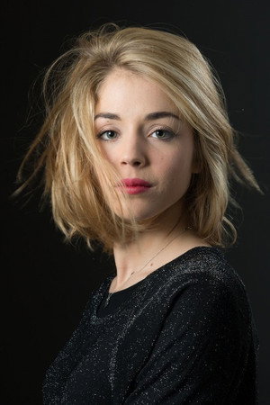 Alice Isaaz portrait