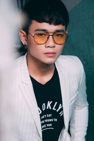 Nguyễn Anh Tú portrait