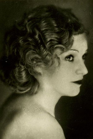 Gitta Alpár portrait