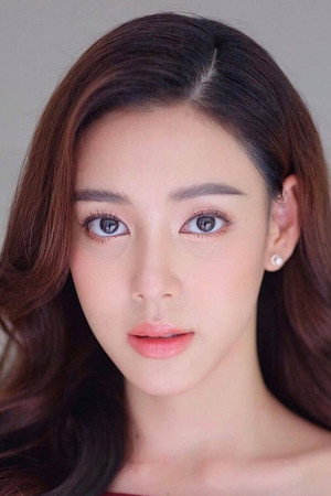 Pimpawee Kograbin portrait