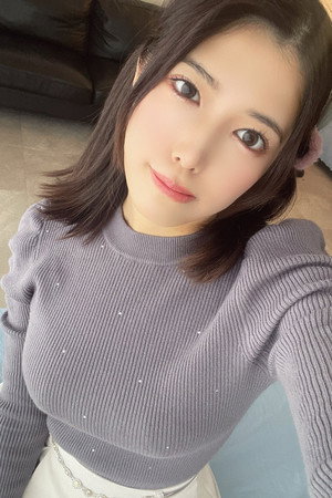 Miu Aona portrait