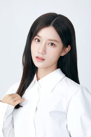 Estelle Chen portrait