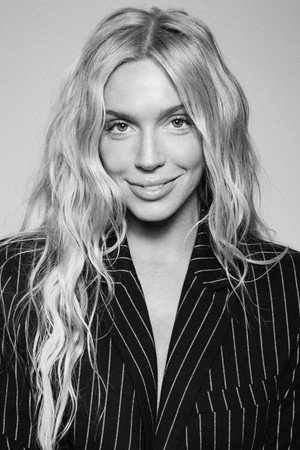Alex Cooper portrait