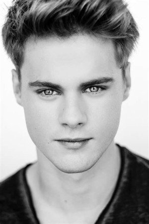 Mitchell Kummen portrait