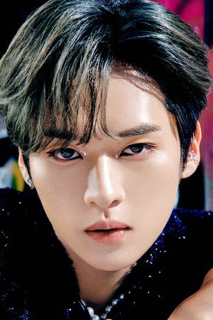 Lee Know portrait