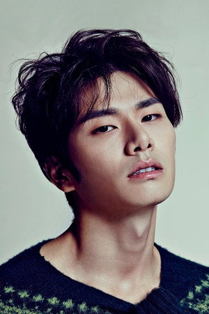 Lee Yi-kyung portrait