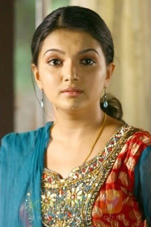 Saranya Mohan portrait