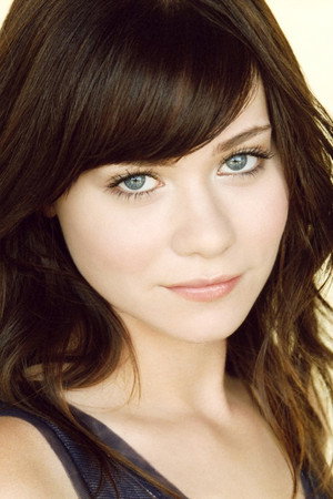 Amanda Leighton portrait