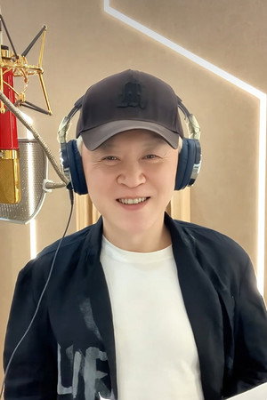 Lin Zhang portrait