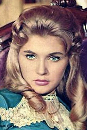Nadia Marlowa portrait