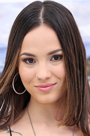 Lucy Mendez portrait