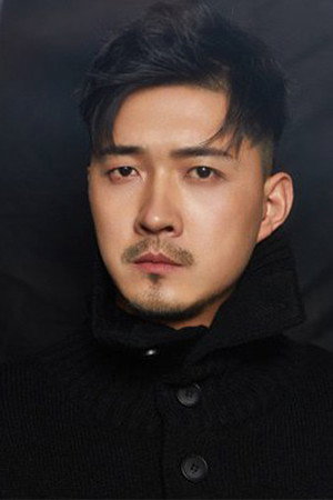 Li Qi portrait