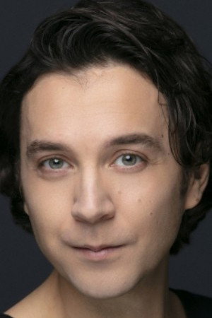 Anıl Altınöz portrait