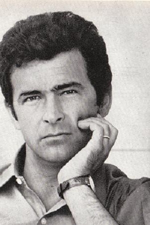 Iurie Darie portrait