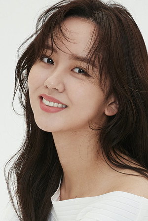 Kim So-hyun portrait