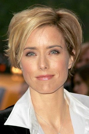 Téa Leoni portrait