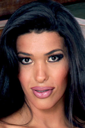 Thaissa Guimaraes portrait