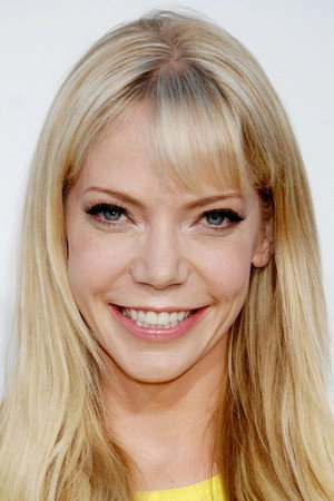 Riki Lindhome portrait
