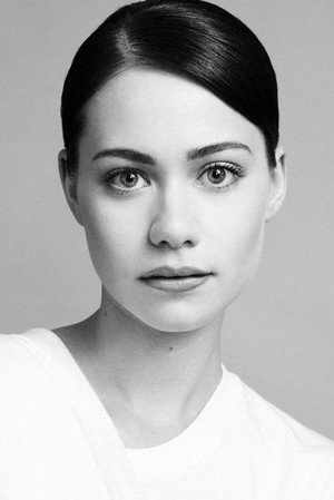 Amanda Leighton portrait