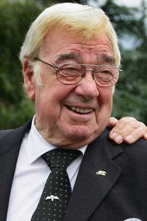 Frank Carson portrait