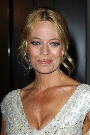 Jeri Ryan portrait