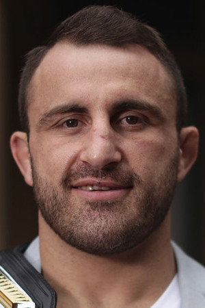 Alexander Volkanovski portrait
