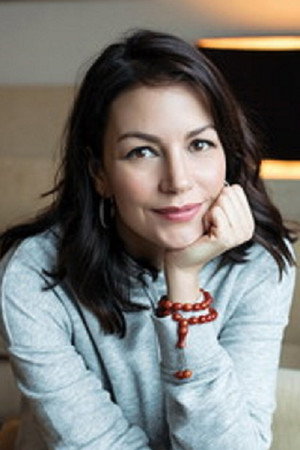 Defne Kayalar portrait