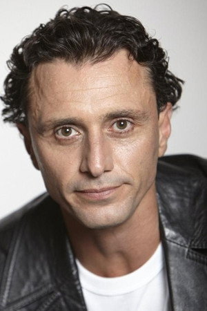 Steve Vella portrait