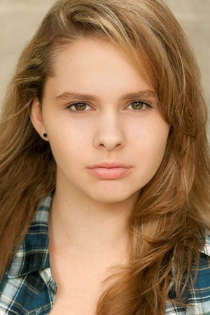 Chloe Roe portrait
