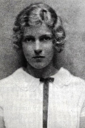 Dorothy Farnum portrait