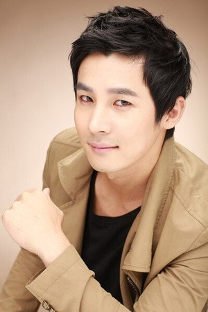 Joo Hee-joong portrait