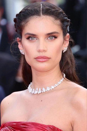 Sara Sampaio portrait